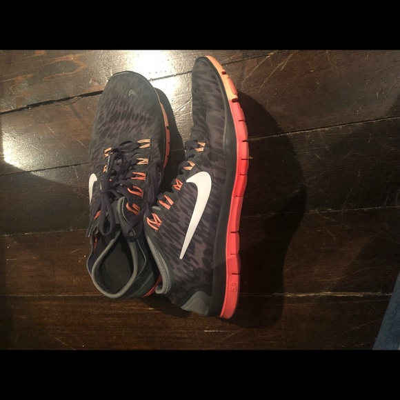 Shoes - Nike Sneakers